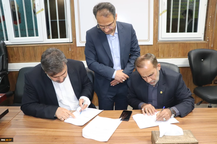 با حضور رئیس دانشگاه فنی و حرفه‌ای:

امضای تفاهم‌نامه همکاری مشترک دانشگاه فنی و حرفه‌ای با سپاه فجر استان فارس در خصوص افتتاح اولین هنرستان هنرهای دیجیتال در کشور 2