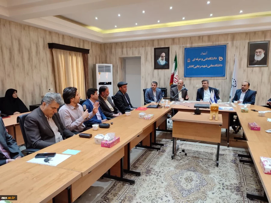 بازدید دکتر خسرویان از آموزشکده‌ فنی و حرفه‌ای  شهید رجایی کاشان 4