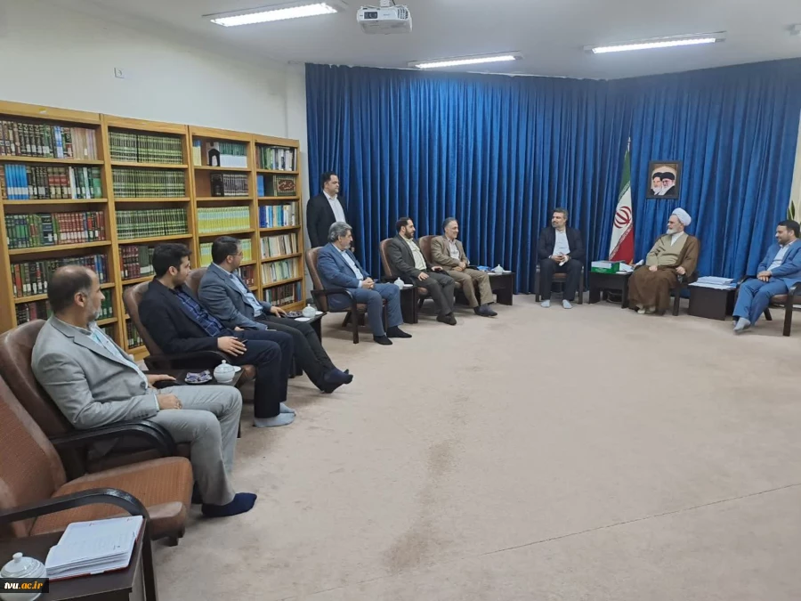 دیدار رئیس دانشگاه فنی و حرفه‌ای با آیت‌الله علیرضا اعرافی مدیر حوزه‌های علمیه سراسر کشور 5