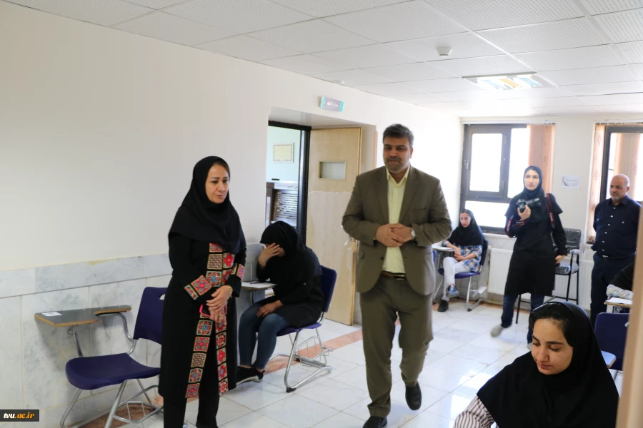 بازدید رئیس دانشگاه فنی و حرفه‌ای از آموزشکده‌ فنی و حرفه‌ای دختران جونقان 7