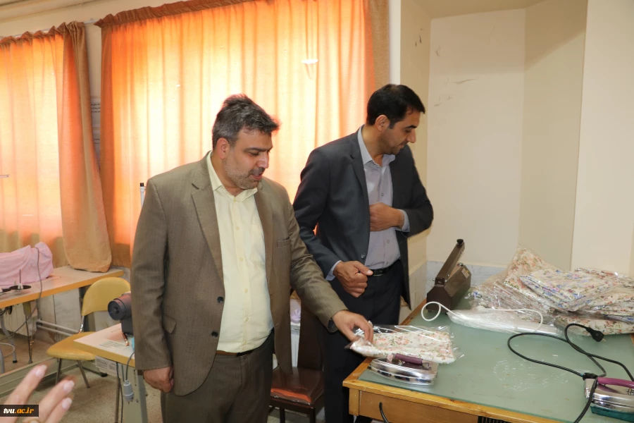 بازدید رئیس دانشگاه فنی و حرفه‌ای از آموزشکده‌ فنی و حرفه‌ای دختران جونقان 8
