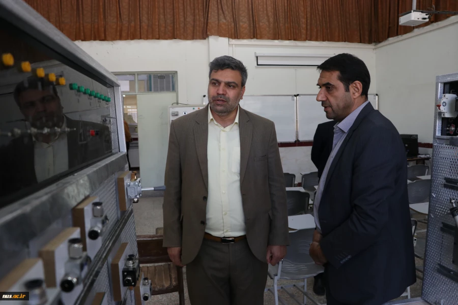 بازدید رئیس دانشگاه فنی و حرفه‌ای از آموزشکده‌ فنی و حرفه‌ای پسران شهرکرد 3