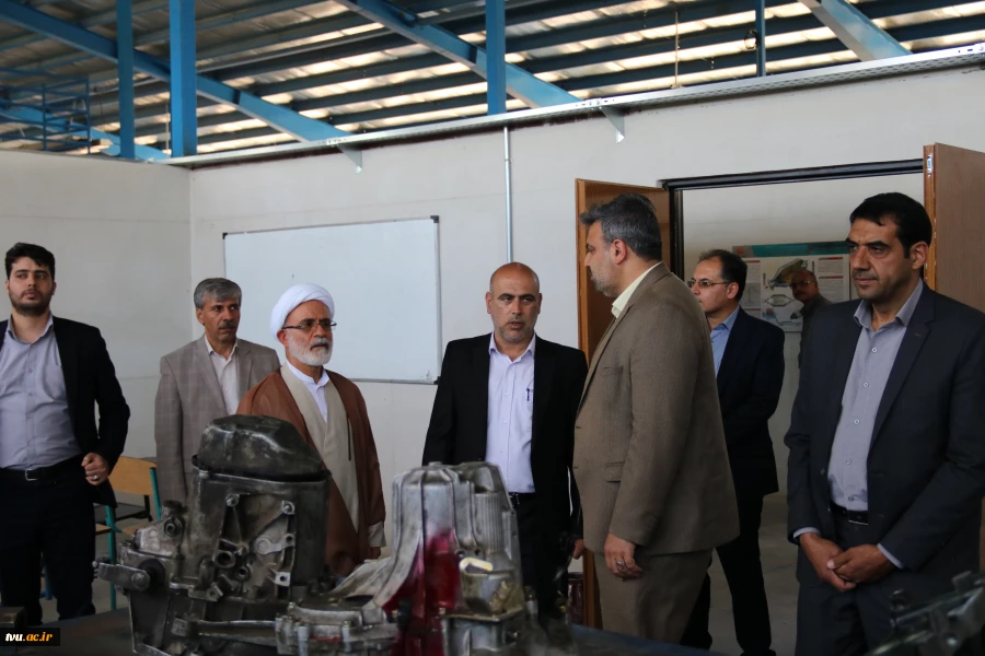 در سال «مهار تورم و رشد تولید» رقم خورد:

افتتاح مجتمع کارگاهی در آموزشکده فنی و حرفه‌ای پسران بروجن 2