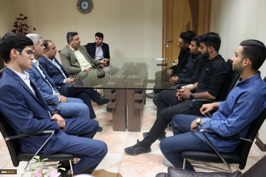 نشست رئیس دانشگاه فنی و حرفه‌ای کشور با اعضای بسیج دانشجویی دانشکده فنی و حرفه‌ای شهید مهاجر اصفهان 2