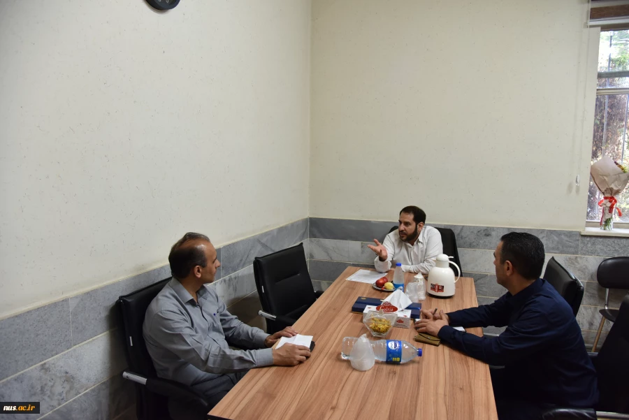 در سفر استانی به سمنان صورت گرفت:

ملاقات عمومی رئیس و اعضای هیئت رئیسه دانشگاه با دانشگاهیان دانشگاه فنی و حرفه‌ای استان سمنان 9