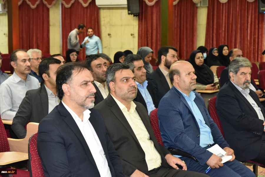 رئیس دانشگاه فنی و حرفه‌ای کشور در جلسه هم‌اندیشی با بسیج اساتید دانشگاه:

اساتید انقلابی دروازه‌های رشد و پیشرفت انقلاب هستند 8