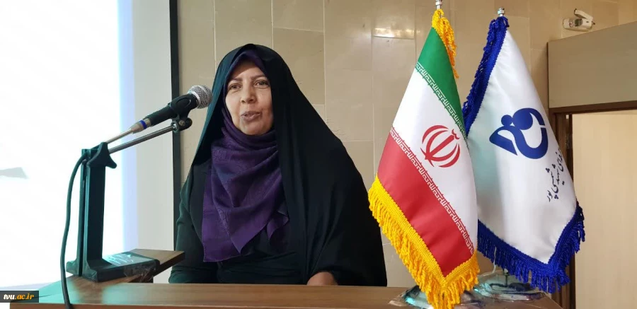 رئیس دانشگاه فنی و حرفه‌ای کشور در جلسه هم‌اندیشی با بسیج اساتید دانشگاه:

اساتید انقلابی دروازه‌‌بان‌های رشد و پیشرفت انقلاب هستند 5