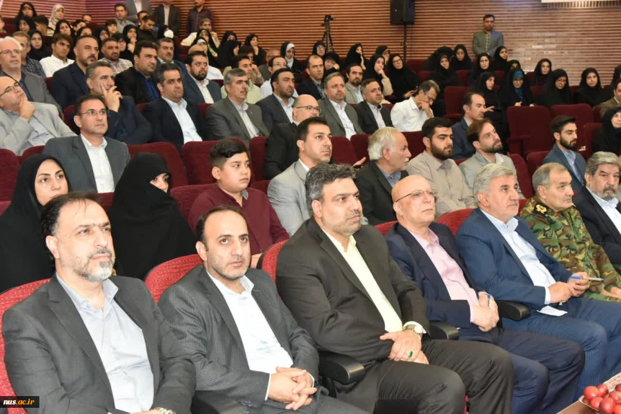 تکریم و تجلیل از خانواده‌های معظم شهدا در آیین رونمایی از یادمان‌های شهید گمنام در دانشگاه فنی و حرفه‌ای 2