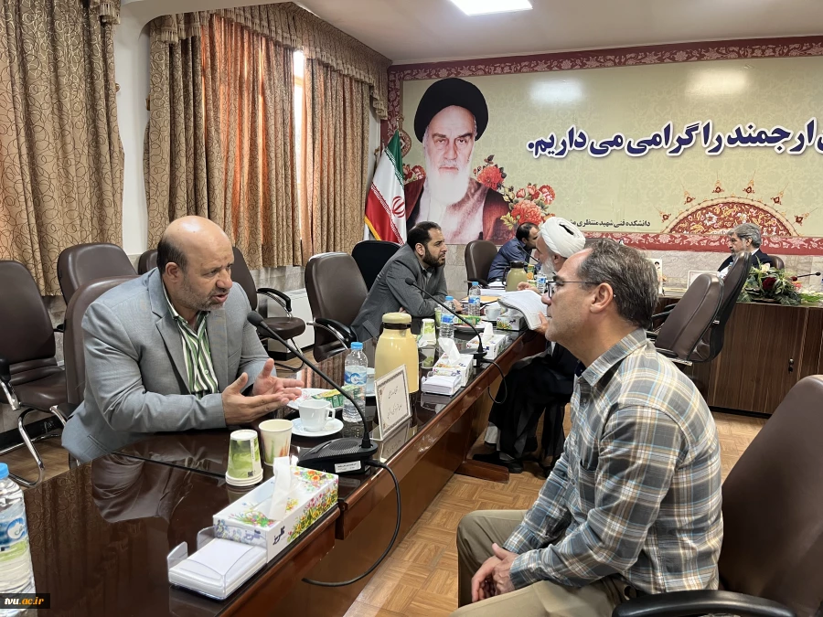 ملاقات عمومی هیئت رئیسه دانشگاه فنی و حرفه‌ای با استادان، کارکنان و دانشجویان دانشگاه فنی و حرفه‌ای استان خراسان رضوی 16