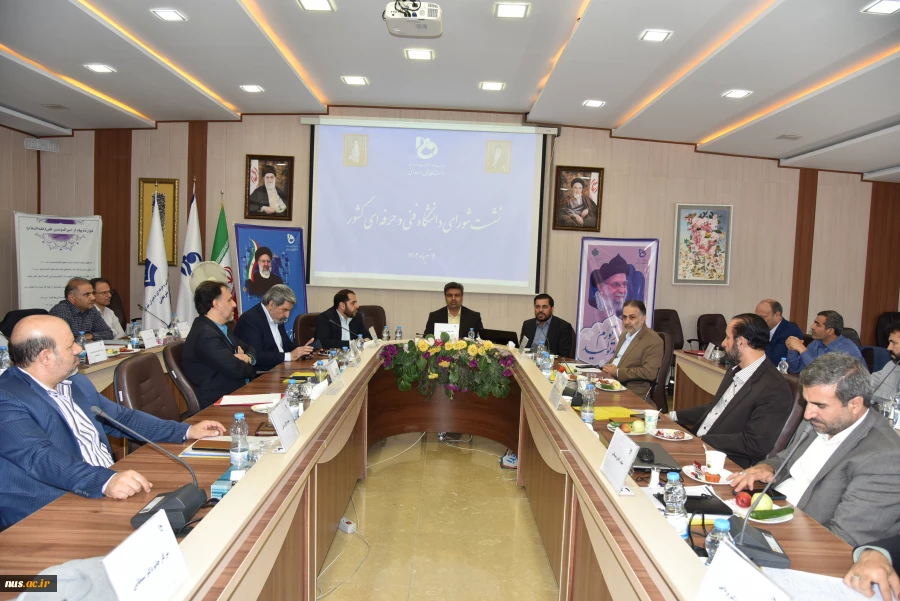 معاون دادستان تهران در نشست شورای دانشگاه فنی و حرفه‌ای:

مدیران دانشگاه‌ها در زمره پاکدست‌ترین مدیران اداری کشورند