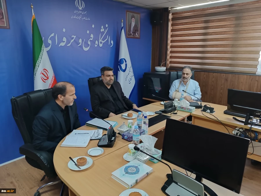 رئیس دانشگاه فنی و حرفه‌ای در جمع اعضای شورای مرکزی بسیج کارکنان دانشگاه:
تربیت مدیران بسیجی مؤثرترین عامل برون‌رفت از بحران مدیران ناکارآمد است 3