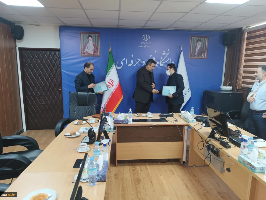 رئیس دانشگاه فنی و حرفه‌ای در جمع اعضای شورای مرکزی بسیج کارکنان دانشگاه:
تربیت مدیران بسیجی مؤثرترین عامل برون‌رفت از بحران مدیران ناکارآمد است 7