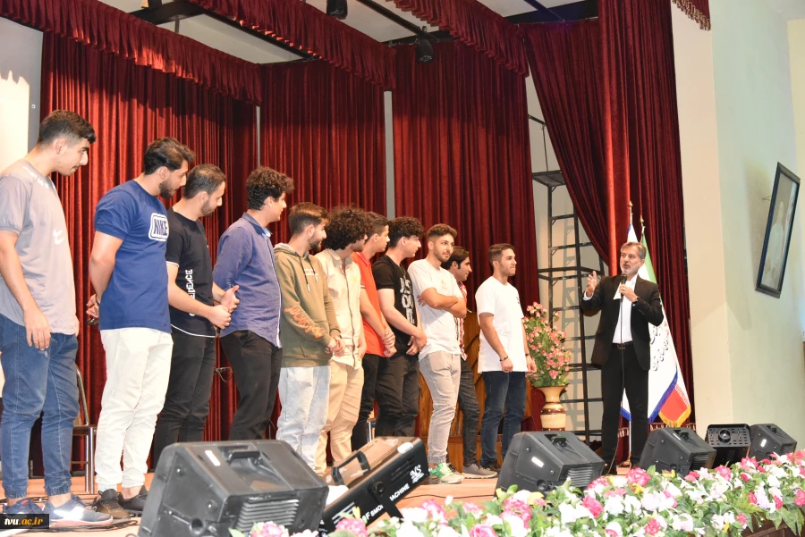 برگزاری جشن آغاز سال تحصیلی جدید با حضور هیئت رئیسه دانشگاه، مسئولین و دانشجویان دانشگاه فنی و حرفه‌ای استان تهران 13