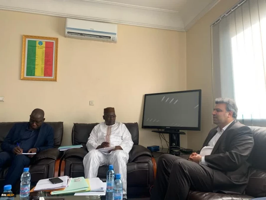 ملاقات رئیس دانشگاه فنی و حرفه‌ای با قائم‌مقام وزیر کار و آموزش‌های فنی و حرفه‌ای 3