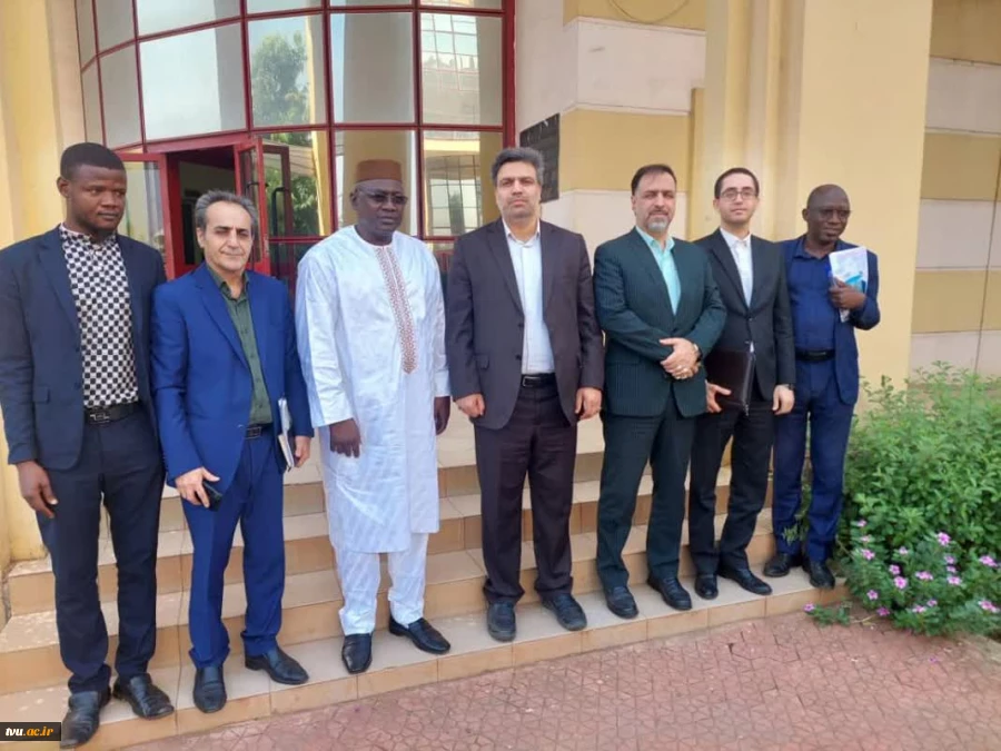 ملاقات رئیس دانشگاه فنی و حرفه‌ای با قائم‌مقام وزیر کار و آموزش‌های فنی و حرفه‌ای 6