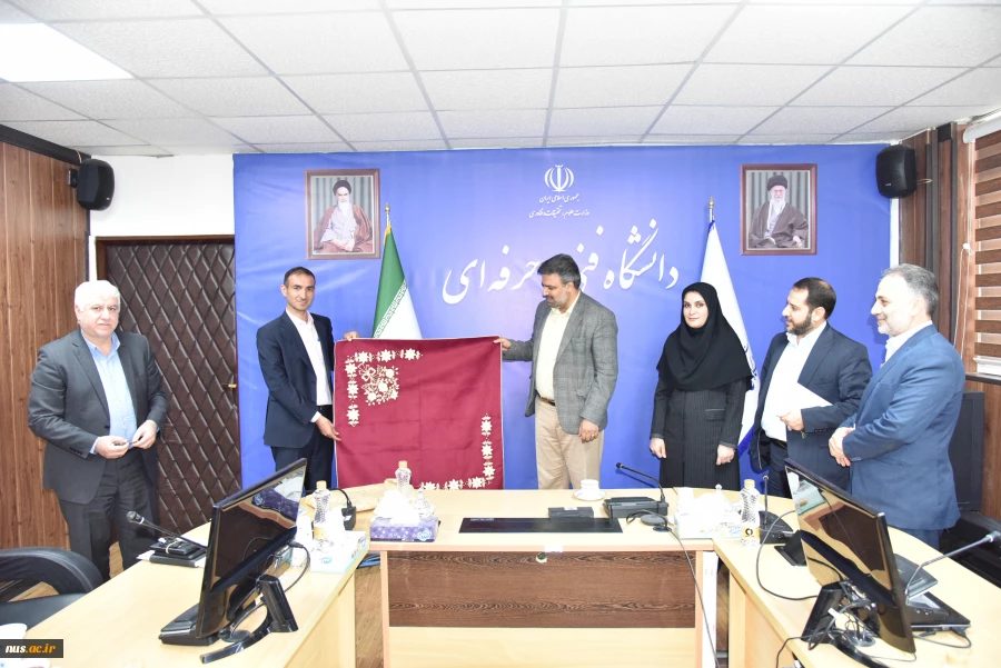 امضای تفاهم‌نامه احداث  و تکمیل خوابگاه خیرساز دختران آموزشکده فنی و حرفه‌ای خرم‌آباد 9