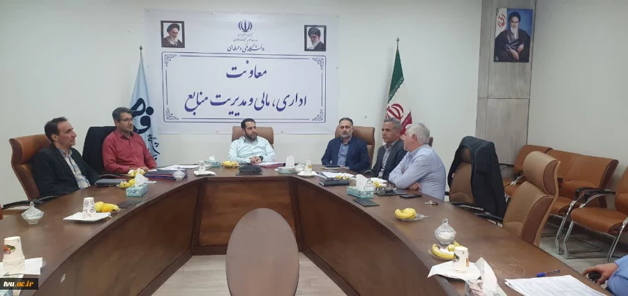 برگزاری جلسه کمیته درآمدزایی به ریاست آقای دکتر اوصالی معاون محترم اداری مالی دانشگاه 2