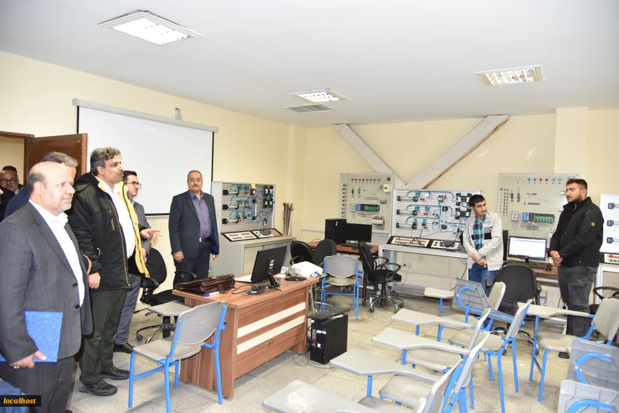 با حضور رئیس دانشگاه فنی و حرفه‌ای صورت گرفت:

افتتاح نیروگاه هوشمند خورشیدی 10 کیلو وات دانشکده فنی و حرفه‌ای شهید شمسی پور 2