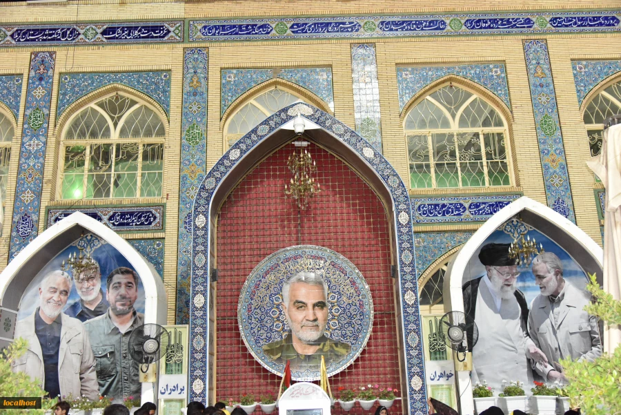 ادای احترام ریاست و اعضای هیئت رئیسه دانشگاه فنی و حرفه‌ای به مقام شامخ سردار شهید حاج قاسم سلیمانی در استان کرمان 11