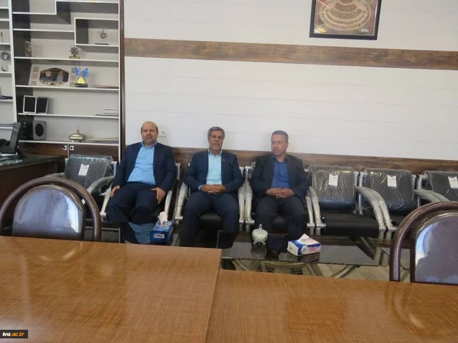 بازدید معاون فرهنگی و دانشجویی دانشگاه از آموزشکده‌های فنی و حرفه‌ای بافت و ارزوییه 4