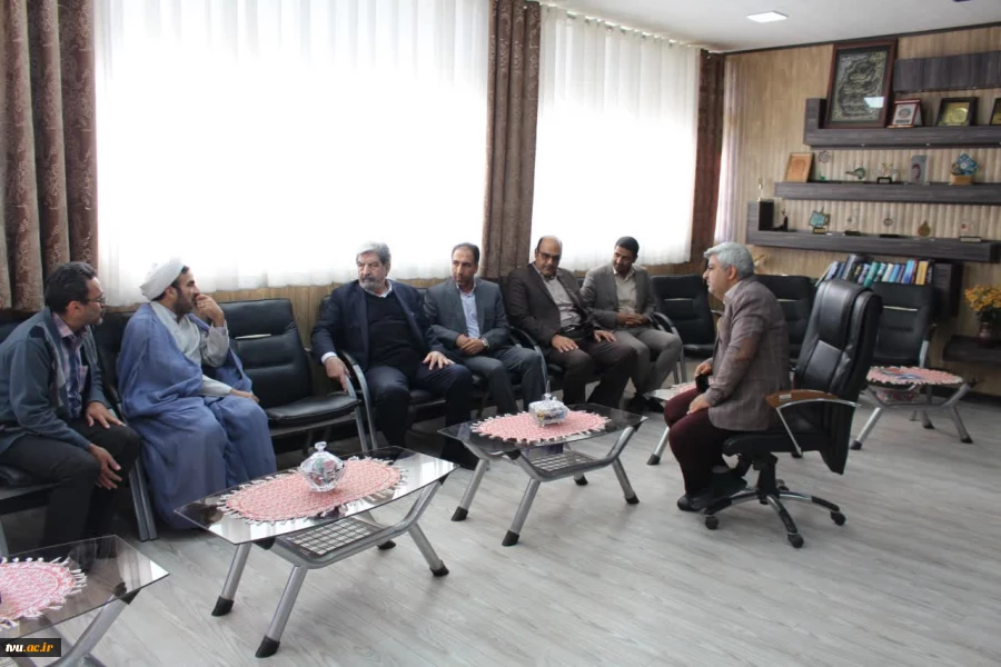 بازدید معاون آموزشی دانشگاه از دانشکده فنی و حرفه‌ای پسران شماره 1 کرمان(شهید چمران) و آموزشکده پسران شماره 2 کرمان (شهید دادبین) 2