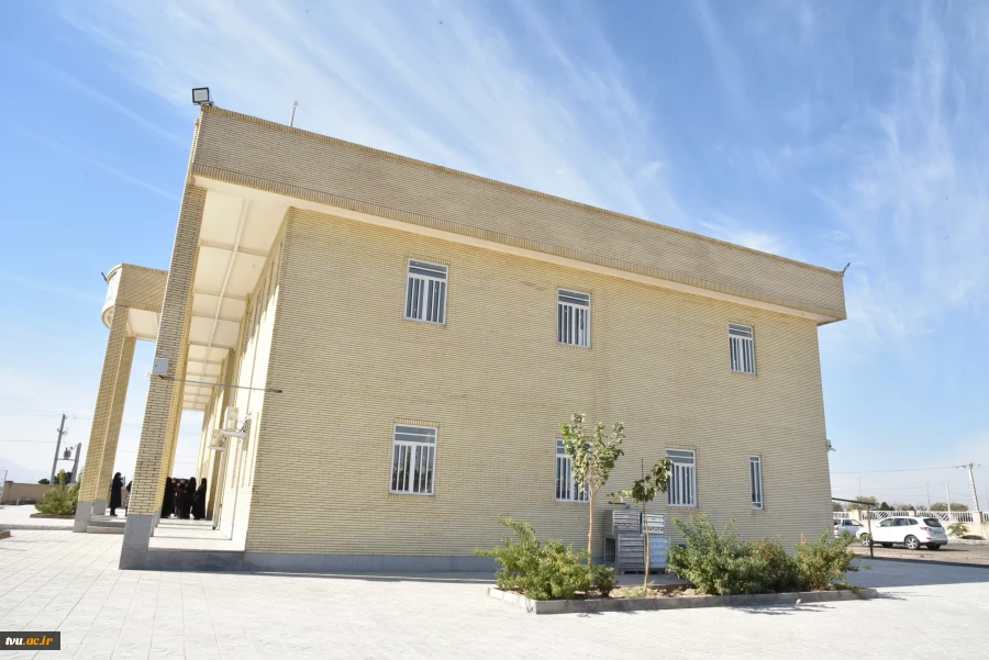 با حضور دکتر خسرویان و هیئت همراه صورت گرفت؛

افتتاح آموزشکده خیرساز فنی و حرفه‌ای دختران (کوثر) در شهر سیرجان 4