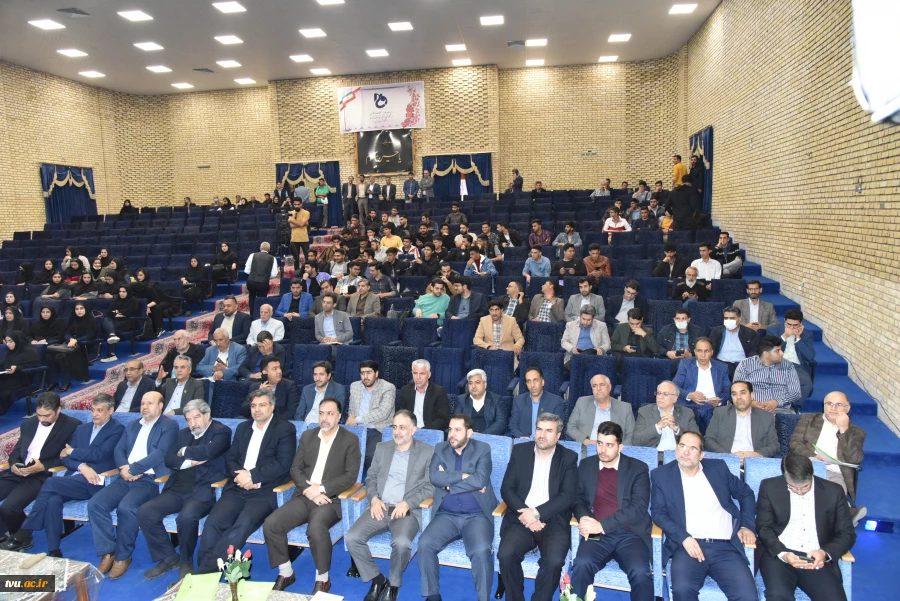 در دانشگاه فنی و حرفه‌ای استان کرمان صورت گرفت:

تشکیل اولین کنسرسیوم مهارت‌آموزی و اشتغال با حضور هیئت‌رئیسه دانشگاه و صاحبان صنایع استان 2