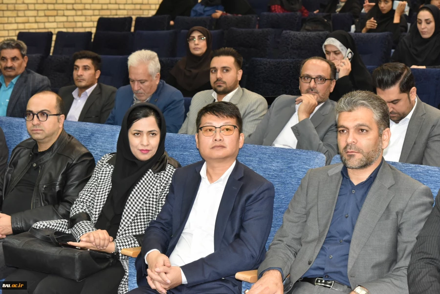 در دانشگاه فنی و حرفه‌ای استان کرمان صورت گرفت:

تشکیل اولین کنسرسیوم مهارت‌آموزی و اشتغال با حضور هیئت‌رئیسه دانشگاه و صاحبان صنایع استان 6