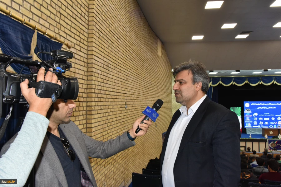 در دانشگاه فنی و حرفه‌ای استان کرمان صورت گرفت:

تشکیل اولین کنسرسیوم مهارت‌آموزی و اشتغال با حضور هیئت‌رئیسه دانشگاه و صاحبان صنایع استان 12