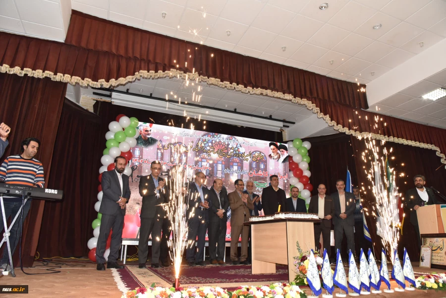 رئیس دانشگاه فنی و حرفه‌ای در آیین افتتاحیه اولین المپیاد اساتید بسیجی:

حضرت امام(ره) در سال 58 تشکیل شجره طیبه انقلاب را بنا گذاشت و انسان تمدنی را برای این جامعه و این تمدن، "انسان بسیجی" طراحی کرد. 2