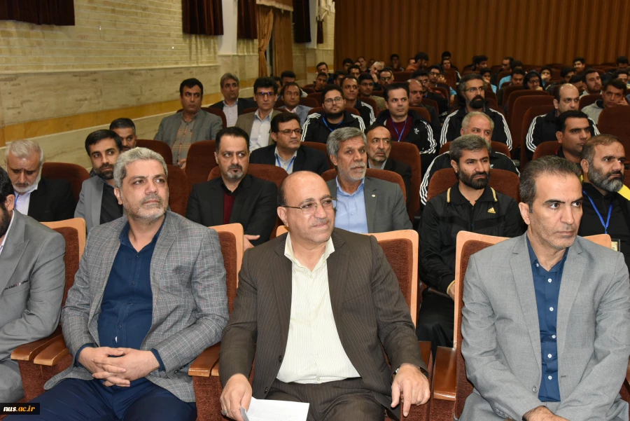 رئیس دانشگاه فنی و حرفه‌ای در آیین افتتاحیه اولین المپیاد اساتید بسیجی:

حضرت امام(ره) در سال 58 تشکیل شجره طیبه انقلاب را بنا گذاشت و انسان تمدنی را برای این جامعه و این تمدن، "انسان بسیجی" طراحی کرد. 4