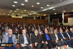 رئیس دانشگاه فنی و حرفه‌ای در آیین افتتاحیه اولین المپیاد اساتید بسیجی:

حضرت امام(ره) در سال 58 تشکیل شجره طیبه انقلاب را بنا گذاشت و انسان تمدنی را برای این جامعه و این تمدن، "انسان بسیجی" طراحی کرد. 10