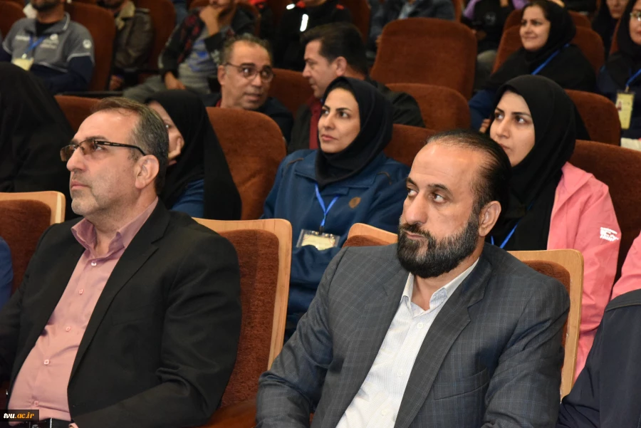 رئیس دانشگاه فنی و حرفه‌ای در آیین افتتاحیه اولین المپیاد اساتید بسیجی:

حضرت امام(ره) در سال 58 تشکیل شجره طیبه انقلاب را بنا گذاشت و انسان تمدنی را برای این جامعه و این تمدن، "انسان بسیجی" طراحی کرد. 2