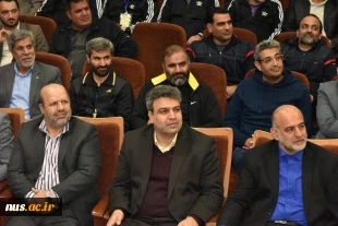 رئیس دانشگاه فنی و حرفه‌ای در آیین افتتاحیه اولین المپیاد اساتید بسیجی:

حضرت امام(ره) در سال 58 تشکیل شجره طیبه انقلاب را بنا گذاشت و انسان تمدنی را برای این جامعه و این تمدن، "انسان بسیجی" طراحی کرد. 3