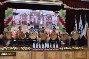 رئیس دانشگاه فنی و حرفه‌ای در آیین افتتاحیه اولین المپیاد اساتید بسیجی:

حضرت امام(ره) در سال 58 تشکیل شجره طیبه انقلاب را بنا گذاشت و انسان تمدنی را برای این جامعه و این تمدن، "انسان بسیجی" طراحی کرد. 10