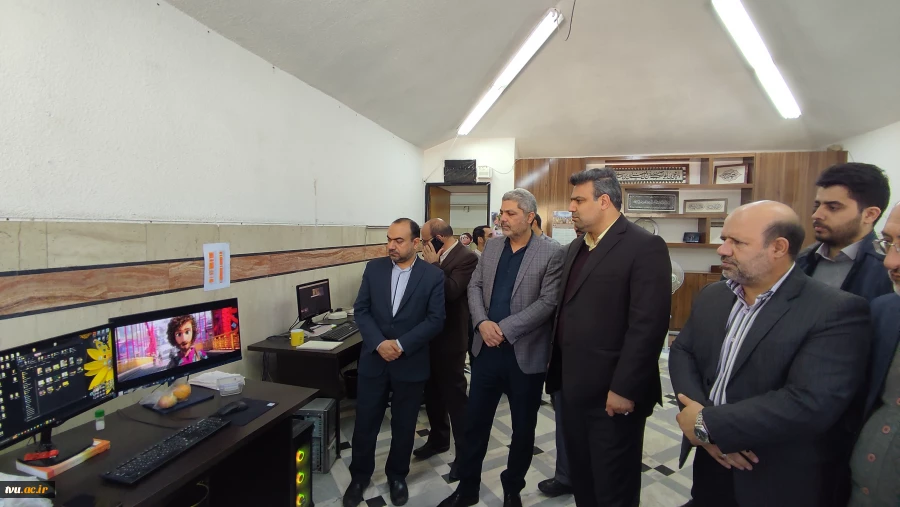 بازدید رئیس دانشگاه فنی و حرفه‌ای از پارک علم و فناوری دانشگاه کاشان 8