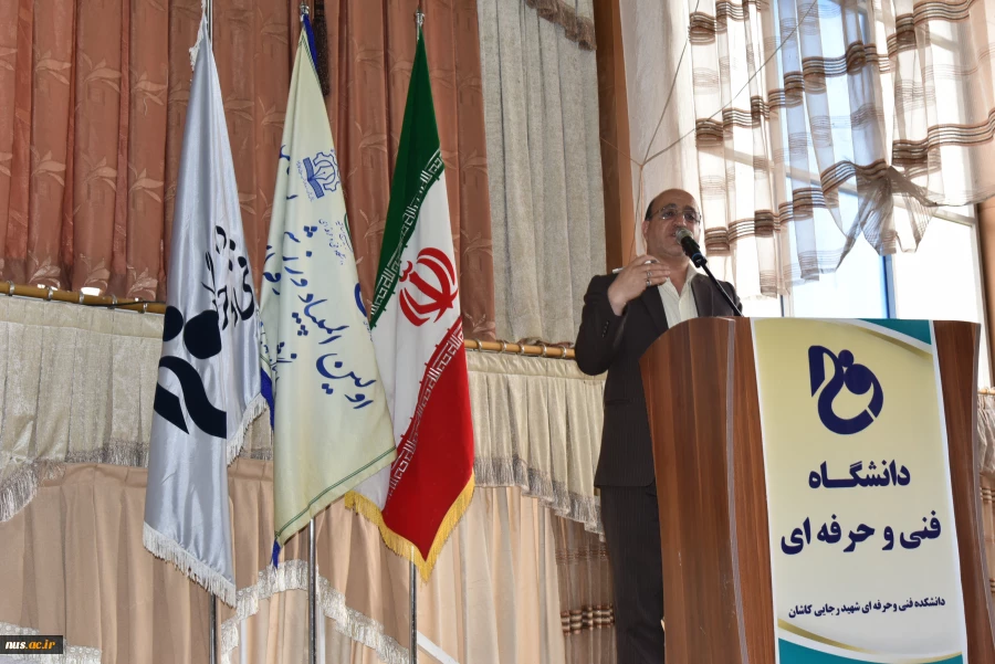 معاون فرهنگی و دانشجویی دانشگاه فنی و حرفه‌ای در اختتامیه اولین المپیاد ورزشی بسیج اساتید:

بسیج میراث بزرگ پیامبراکرم(ص) است 2