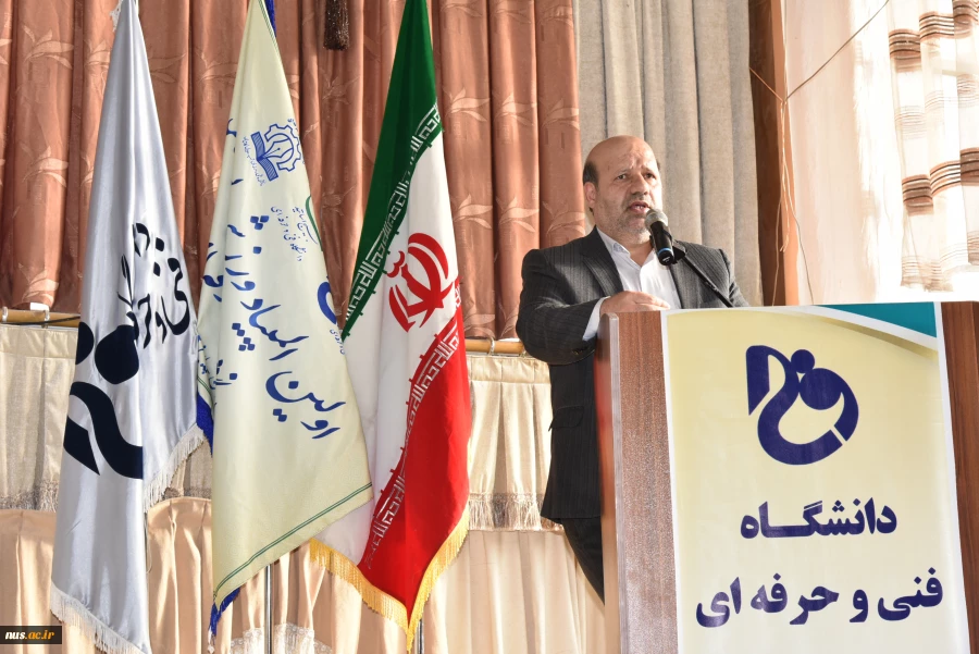 معاون فرهنگی و دانشجویی دانشگاه فنی و حرفه‌ای در اختتامیه اولین المپیاد ورزشی بسیج اساتید:

بسیج میراث بزرگ پیامبراکرم(ص) است 3