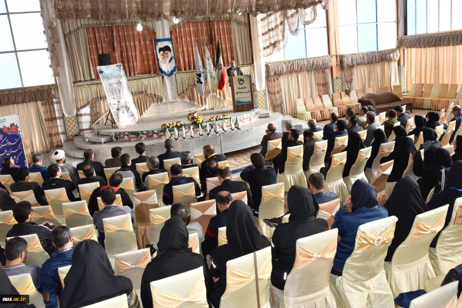 معاون فرهنگی و دانشجویی دانشگاه فنی و حرفه‌ای در اختتامیه اولین المپیاد ورزشی بسیج اساتید:

بسیج میراث بزرگ پیامبراکرم(ص) است 4