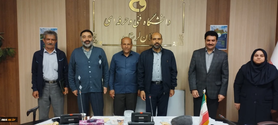 برای نخستین‌بار همزمان در 31 واحد استانی دانشگاه فنی و حرفه‌ای صورت گرفت؛ 

آیین تجلیل از ایثارگران معزز دانشگاه فنی و حرفه‌ای سراسر کشور 12