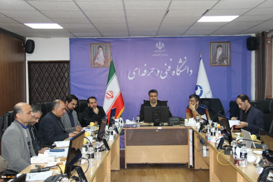 برگزاری نشست دوم سازمان اداری و استخدامی با حضور مدعوین در دانشگاه فنی و حرفه‌ای 13