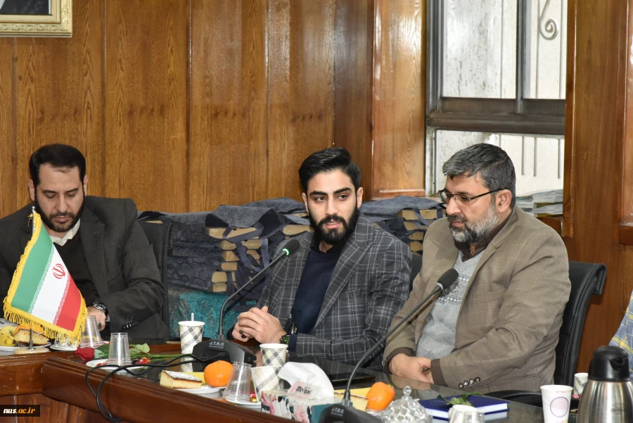 رئیس دانشگاه فنی و حرفه‌ای در جمع دانشجویان به مناسبت روز دانشجو: 12