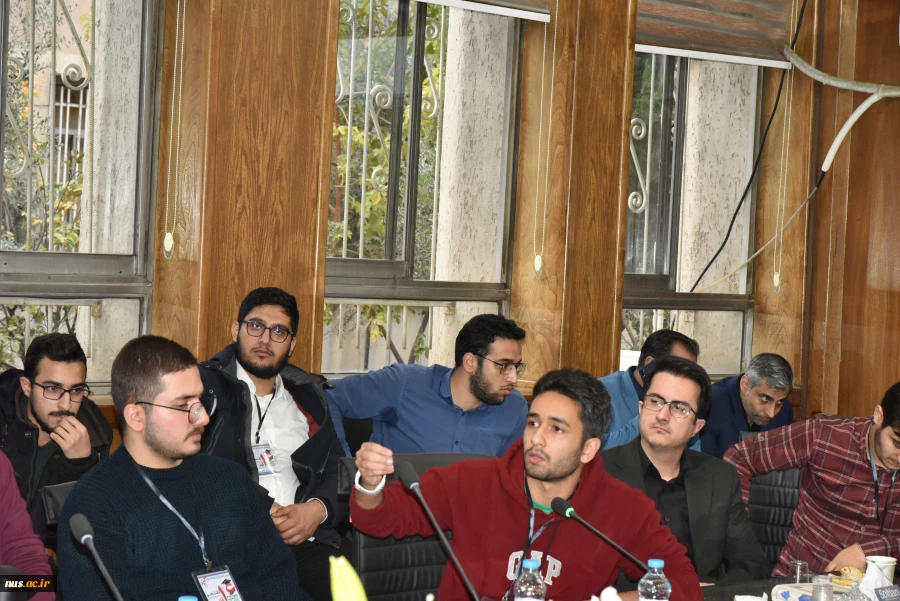 رئیس دانشگاه فنی و حرفه‌ای در جمع دانشجویان به مناسبت روز دانشجو: 21