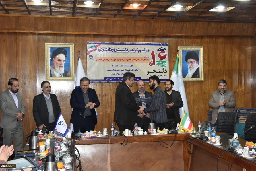 رئیس دانشگاه فنی و حرفه‌ای در جمع دانشجویان به مناسبت روز دانشجو:

دوران دانشجویی باید با سه عامل علم و عمل، عدالت خواهی، عدالت طلبی و آزاد اندیشی گره بخورد 8