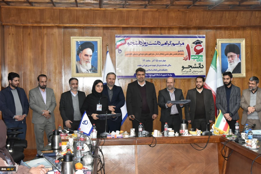 رئیس دانشگاه فنی و حرفه‌ای در جمع دانشجویان به مناسبت روز دانشجو:

دوران دانشجویی باید با سه عامل علم و عمل، عدالت خواهی، عدالت طلبی و آزاد اندیشی گره بخورد 19