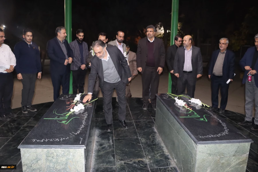 رئیس دانشگاه فنی و حرفه‌ای در جمع دانشجویان به مناسبت روز دانشجو:

دوران دانشجویی باید با سه عامل علم و عمل، عدالت‌خواهی، عدالت‌طلبی و آزاداندیشی گره بخورد 5