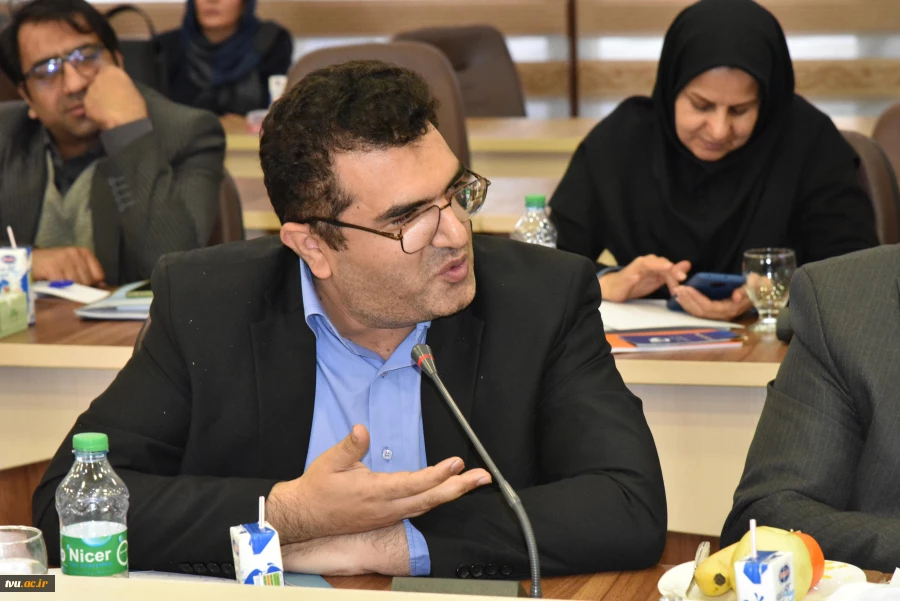 معاون امور روابط عمومی و حوزه وزارتی وزارت عتف در نشست شورای روابط عمومی دانشگاه‌ها و مراکز پژوهشی و فناوری منطقه یک: 33