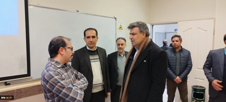 بازدید رئیس دانشگاه فنی و حرفه‌ای و هیئت همراه از آموزشکده فنی و حرفه‌ای الغدیر زنجان ( پسران) 5