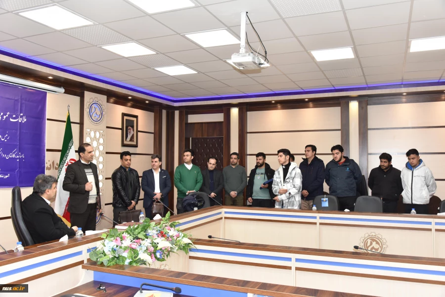 ملاقات عمومی رئیس دانشگاه فنی و حرفه‌ای و اعضای هیئت رئیسه با استادان، کارکنان و دانشجویان دانشگاه فنی و حرفه‌ای استان زنجان 12