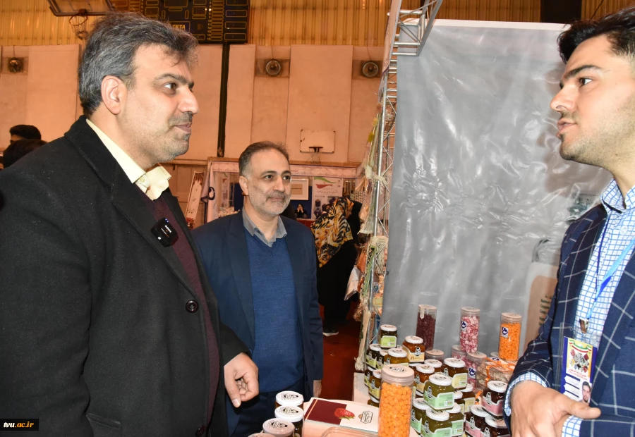 آیین رونمایی از هفتمین بازارچه دانشجویی با حضور رئیس دانشگاه فنی و حرفه‌ای 14